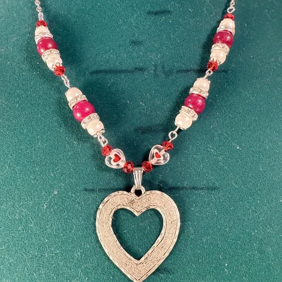 Artisan Red Dyed Agate/Jade Composite, Glass Pearls & Crystal Beads 3 piece Set - Picture 2 of 11